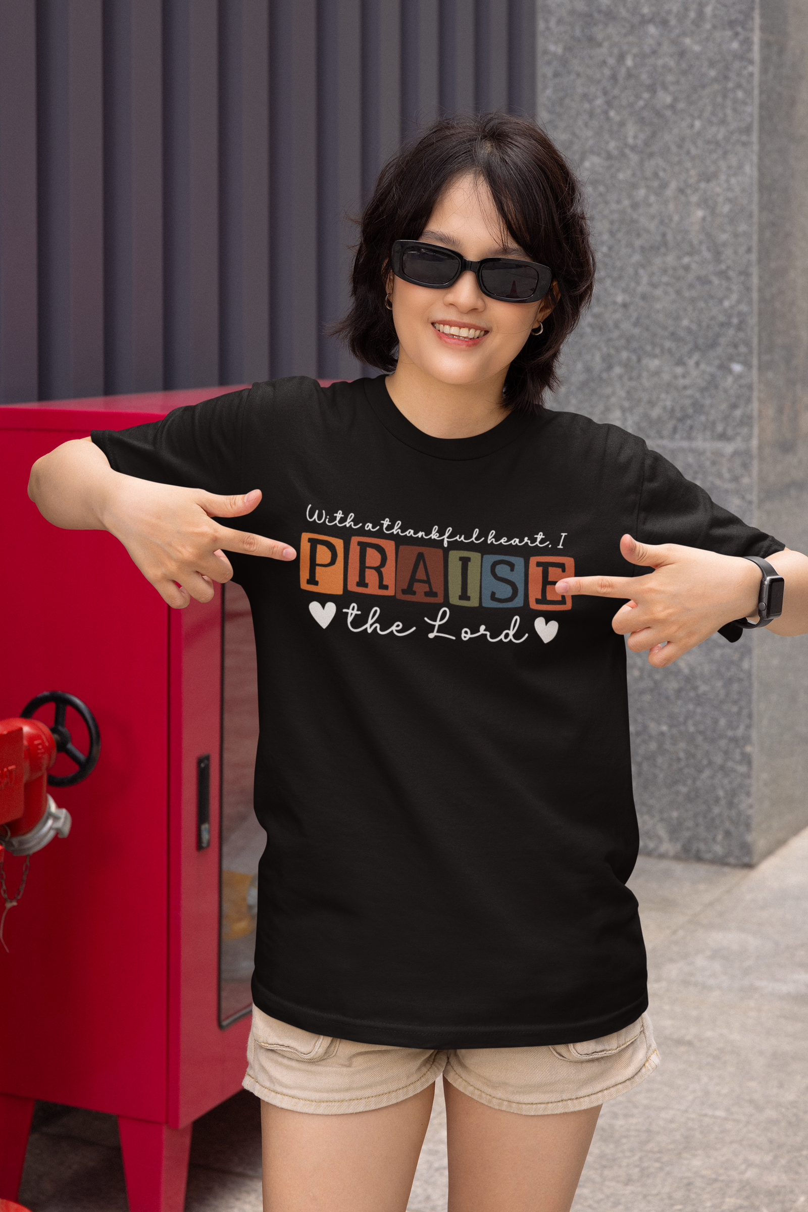 With a thankful heart praise the Lord - Unisex Heavy Cotton Tee - River Front Creations Store