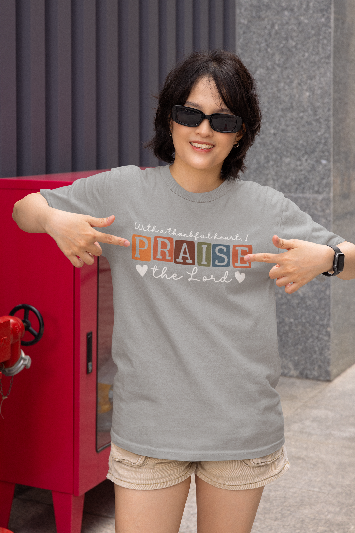 With a thankful heart praise the Lord - Unisex Heavy Cotton Tee - River Front Creations Store