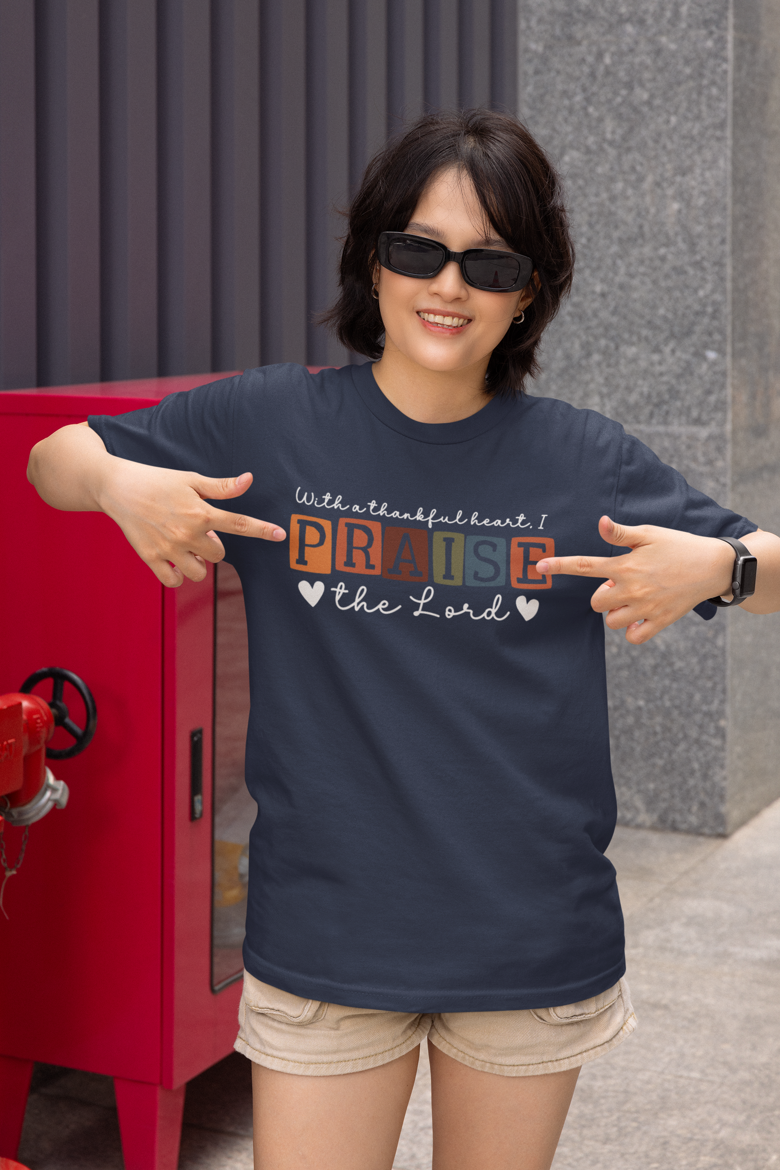 With a thankful heart praise the Lord - Unisex Heavy Cotton Tee - River Front Creations Store